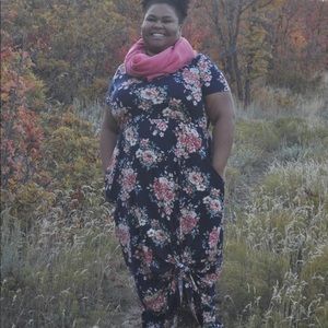 Navy floral maxi dress!